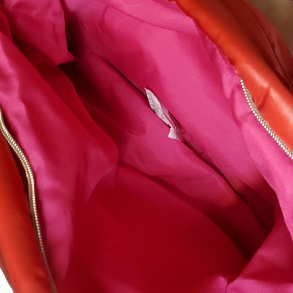 NEW Estee Lauder Women's Red Weekender Bag Travel Bag Tote Bag+Shoulder Strap - Picture 5 of 5